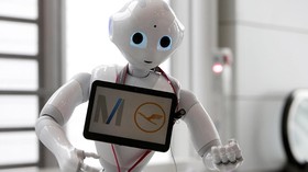 FOTO: Robot Humanoid 'Mondar-mandir' di Bandara Munich