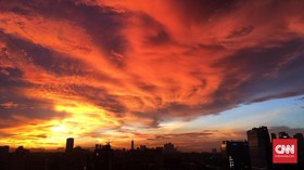 Geger Langit Cilegon Berwarna Oranye Seperti Terbakar Semalam