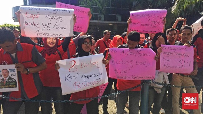 Sebagian besar eks pegawai PT Modern Sevel Indonesia (MSI), bekas pengelola gerai 7-Eleven (Sevel), kesulitan mendapatkan pekerjaan baru karena tak muda.