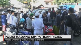 Polisi Hadang Simpatisan Rizieq Shihab di Bandara Soetta
