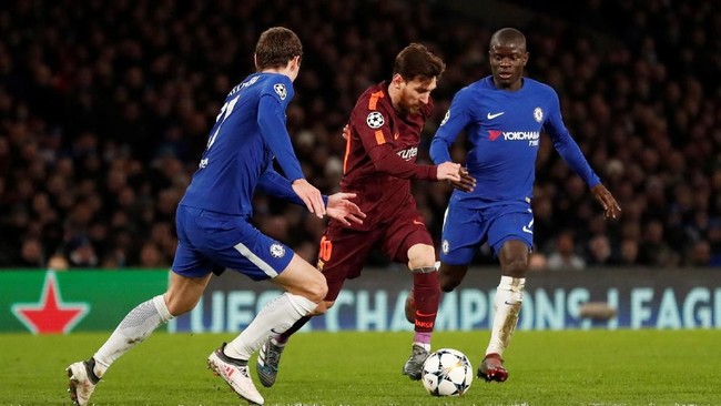 Legenda Chelsea Gianfranco Zola yakin The Blues dapat membuat kejutan saat melawat ke markas Barcelona.