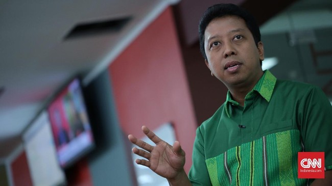 Ketua Majelis Pertimbangan PPP menyanggah pernyataan Sandiaga dan mengatakan partai tersebut belum membicarakan sikap soal posisi di pemerintahan mendatang.