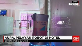 Aura, Pelayan Robot di Hotel