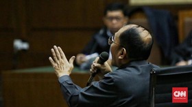 Sidang Baru Mulai, Fredrich Protes Jaksa soal Obat di Rutan