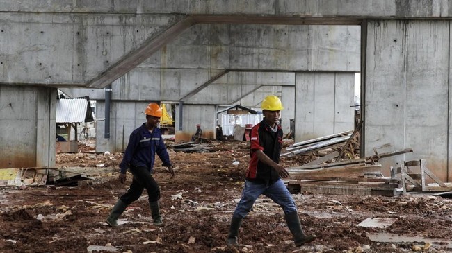 BPS menyebut daya beli buruh bangunan dan tani membaik, tercermin dari upah yang meningkat pada September 2018 sebesar 0,3 persen.
