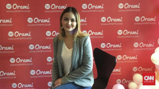 Selebritas Joanna Alexandra menjelaskan kronologi sang suami, Raditya Oloan, yang mengalami kritis setelah sempat positif Covid-19.