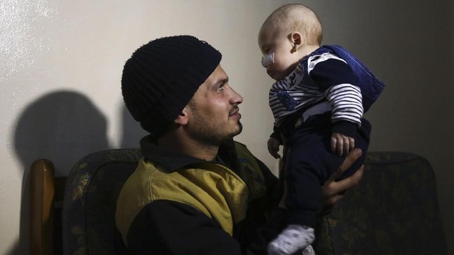 Kematian dan kelaparan dialami warga Ghouta Timur, hingga seorang ibu berharap seandainya dia dan anak-anaknya mati, setidaknya dalam kondisi perut kenyang.