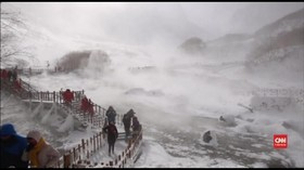 VIDEO: Berselimut Salju di Pegunungan Changbai