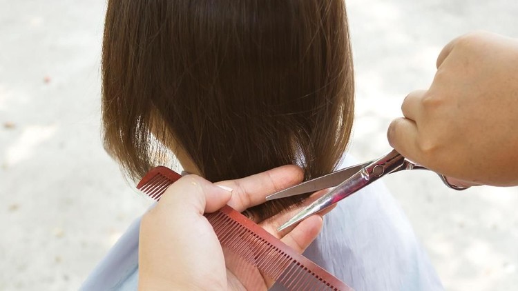 Rambut putriku memang pendek. Tapi, tolong jangan jadikan itu alat untuk menghakiminya.