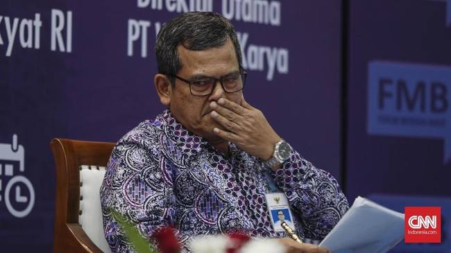 Dirjen Perkeretaapian Kemenhub Zulfikri positif terinfeksi virus corona tak lama setelah kasus sama menimpa bosnya, Budi Karya Sumadi.