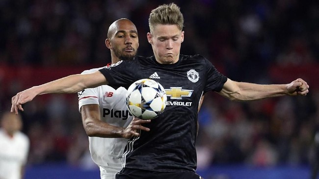 Scott McTominay mulai mendapat kepercayaan lebih dari manajer Manchester United Jose Mourinho. Sementara Paul Pogba mulai akrab dengan bangku cadangan.