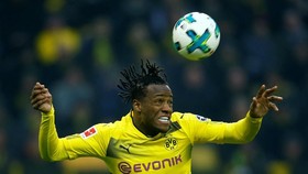 Suara Kera Iringi Penampilan Batshuayi di Atalanta