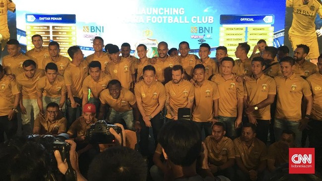Bukan mantan pelatih Timnas Indonesia U-16 Fakhri Husaini yang bakal direkrut, Bhayangkara FC lebih memilih pelatih asing.
