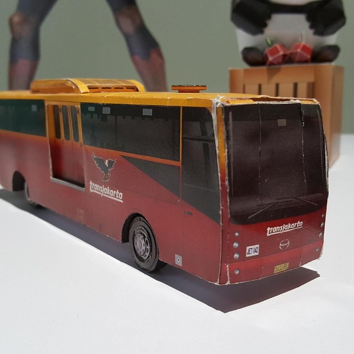 <p>Tuh bus TransJakarta saja bisa dibuat juga menggunakan kertas. Nah, pada Sabtu dan Minggu ini, 24-25 Februari 2018, Ichinogami memberikan workshop untuk anak-anak di Ciputra Artpreneur, Ciputra World 1 Jakarta, Jl Prof. Dr. Satrio Kav. 3-5, Karet Kuningan, Jakarta, tentang cara membuat wayang 3D. Ada yang mau ikutan?</p>