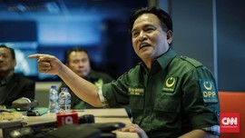 Ikut Demo Buruh, Yusril Siap Gugat Perpres TKA ke Pengadilan