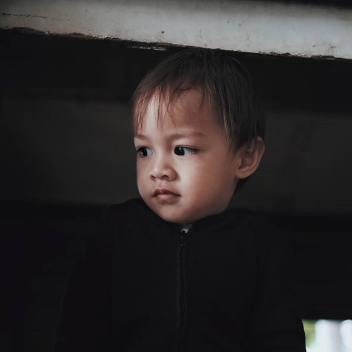 <p>Beberapa waktu lalu, menjelang umurnya dua tahun, Bjorka beberapa kali mengalami tantrum. Sering kali 'dudu' alias menyusu adalah kegiatan yang paling menenangkan buatnya. (Foto: Instagram @sabaidieter)</p>