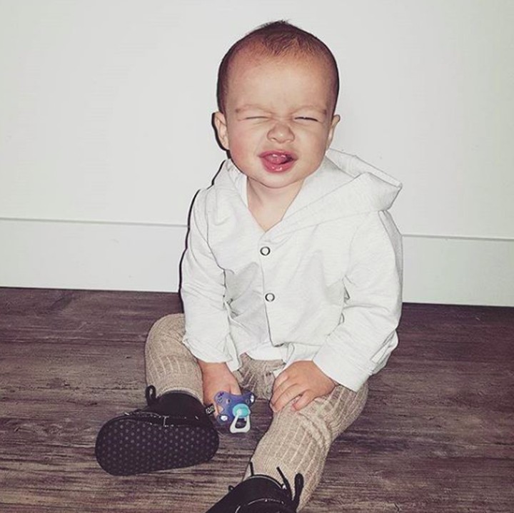 <p>Ini 'genitnya' di satu mata atau dua-duanya, Dek? Hi-hi-hi. (Foto: Instagram/@sharonsenna.nl)  </p>