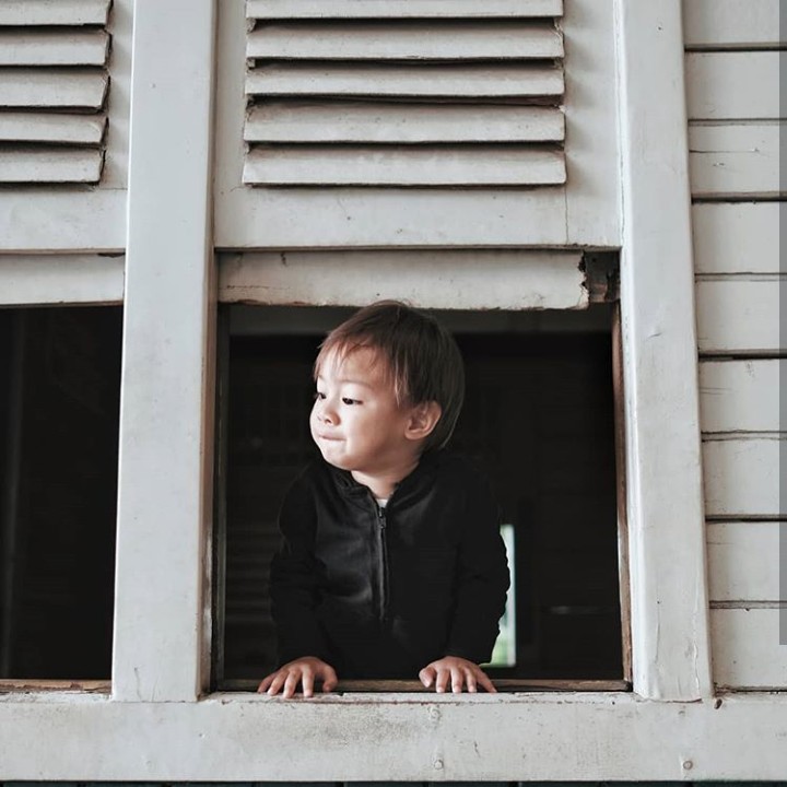 <p>Bagi seorang ibu, melihat anaknya tumbuh sehat dan makin pintar adalah kebahagiaan yang luar biasa. Kelak, kamu pasti paham perasaan bahagia yang seperti ini, Bjorka. (Foto: Instagram @sabaidieter)</p>