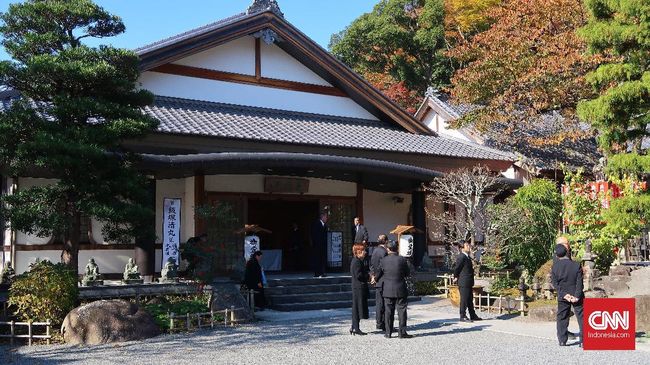 Kota ini masuk dalam wilayah Izu dan Perfektur Shizuoka.