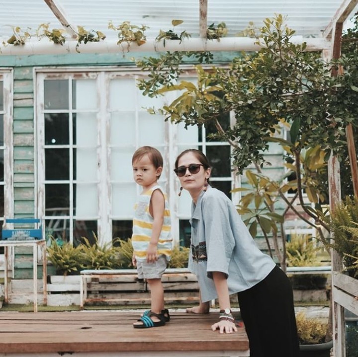<p>Usiamu yang kedua ini bikin mamamu mellow lho, Bjorka. Iya, soalnya makin dekat masa-masa untuk menyapihmu. (Foto: Instagram @sabaidieter)</p>