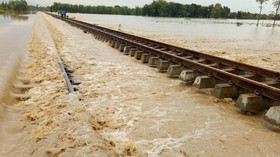 KAI Batalkan 13 Perjalanan Kereta Api Akibat Banjir Jakarta