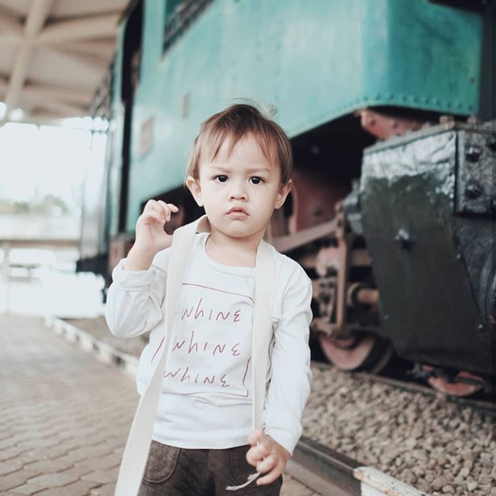 <p>Melihat Bjorka yang kian besar, mama dan babanya sering menyebutnya 'anak remaja'. Hi-hi-hi padahal masih dua tahun. (Foto: Instagram @sabaidieter)</p>