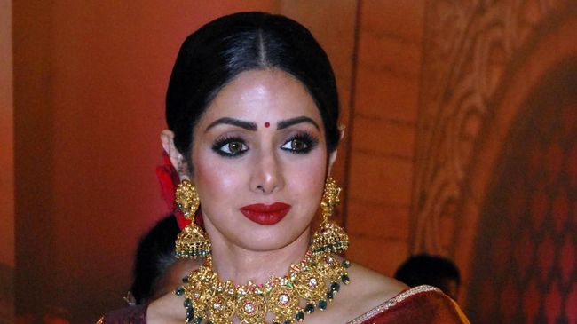 Aktris senior Bollywood Sridevi Kapoor meninggal dunia di Dubai dalam usia 54 tahun.