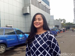Alasan Juwita Bahar Tak Hadiri Pemakaman Neneknya