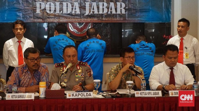 Penyuap penyelenggara pemilu di Garut rupanya sudah 'safari' ke komisioner KPUD Jabar dengan maksud memberi suap, namun ditolak ketua dan tiga komisioner.
