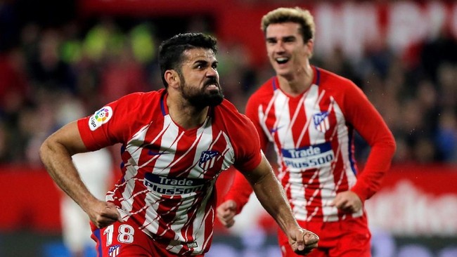 Striker Diego Costa merasa Antoine Griezmann akan bertahan bersamanya di Atletico Madrid pada musim depan.