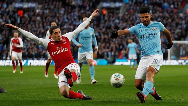 Striker Manchester City Sergio Aguero mengatakan gol pertama yang ia lesakkan ke gawang Arsenal bukan pelanggaran.
