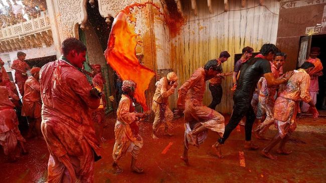 Turis yang baru pertama kali datang ke India pasti langsung berencana berkeliling ke berbagai sudutnya yang berujung kelelahan.