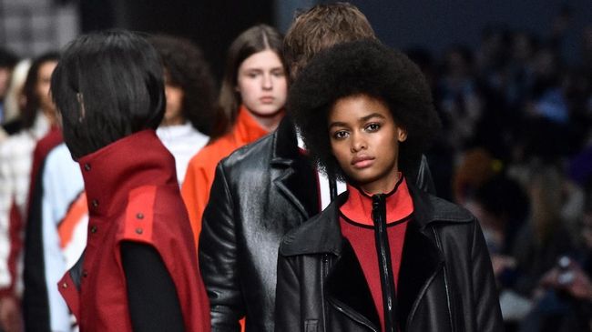 Panggung Milan Fashion Week memberikan beberapa gambaran koleksi desainer terbaik dari pada desainernya. 