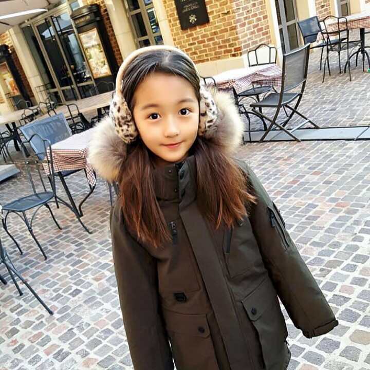 <p>Pose begini juga imut ya. (Foto: Instagram/haeun_0425)</p>