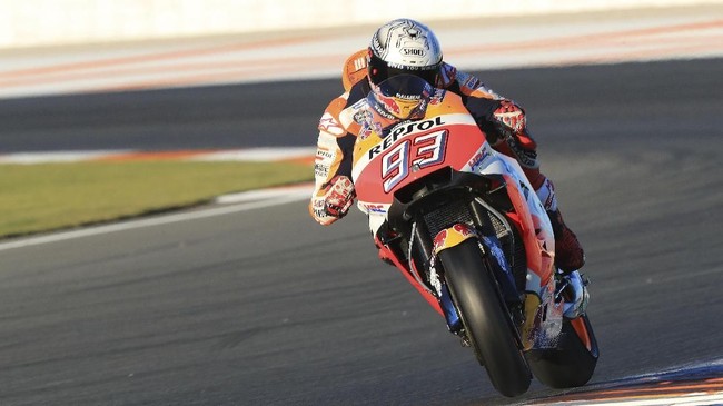 Semangat Marc Marquez menghadapi MotoGP Spanyol tidak surut kendati terjatuh di sesi latihan bebas kedua, Jumat (4/5).