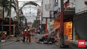 Pasar Baru Jakarta Kebakaran, Toko Jahit Ternama Ludes