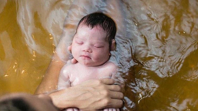 Ini cerita tentang ibu yang melahirkan bayi dengan Down syndrome.