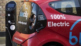 Energi Listrik, Simpan Saja di Bodi Mobil