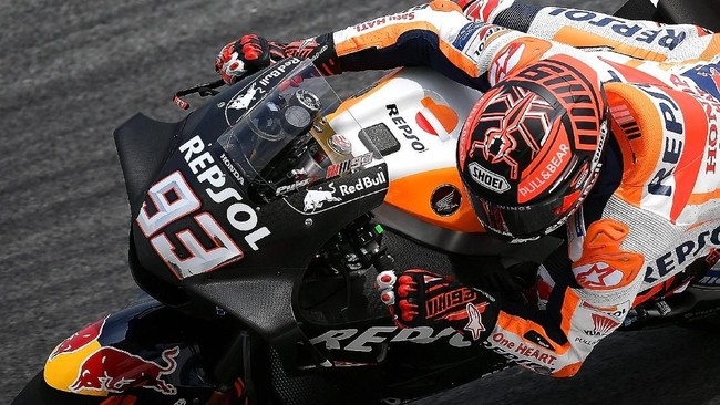 Marc Marquez mengaku penasaran untuk mengetahui rahasia motivasi Valentino Rossi bisa terus semangat berkompetisi hingga 39 tahun.