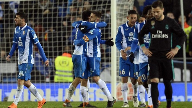 Klub Liga Spanyol, Espanyol, mengumumkan enam pemain dan staf dalam skuat utama mereka positif terkena corona.