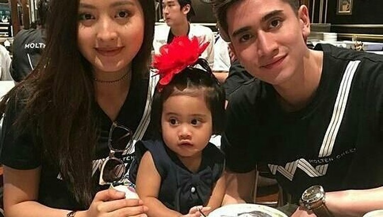 Walaupun nggak punya hubungan darah, Verrel Bramasta sayang banget lho ke Vania.