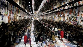 'Suara' Feminitas Dior di Pembukaan Paris Fashion Week