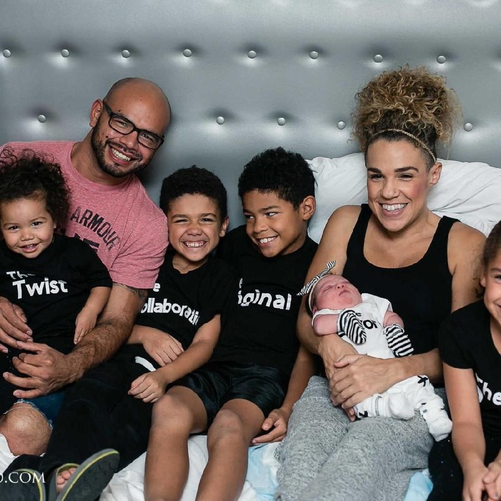 <p>Happy family! (Foto: Unscripted Birth)</p>