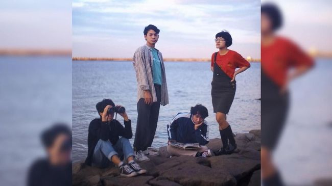 Setelah lima tahun terbentuk, band indie pop asal Jakarta, Bedchamber, akhirnya merilis album perdana bertajuk 'Geography.'