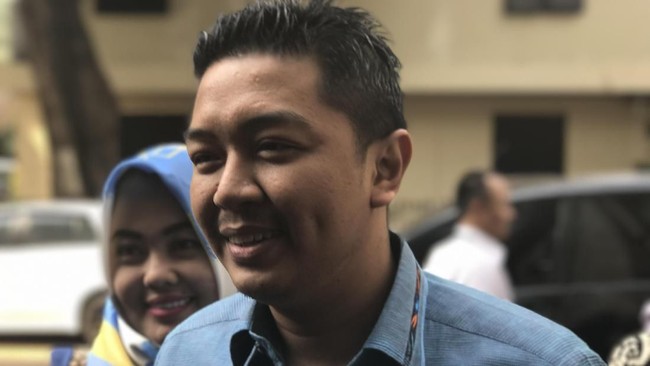 KPK dikabarkan menangkap Wali Kota Kendari Adriatma Dwi Putra yang merupakan politikus PAN. Adriatma ditangkap bersama sejumlah orang lainnya.