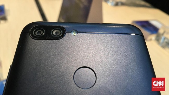 Asus memperkenalkan ZenFone Max Plus M1 yang diklaim memiliki performa yang Max. Berikut hasil CNNIndonesia.com menjajal ponsel anyar tersebut.