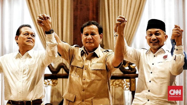 Sebagai warga Jawa Barat, Prabowo Subianto merasa perlu untuk turun tangan langsung mengampanyekan pasangan Sudrajat-Syaikhu di Pilgub Jabar.
