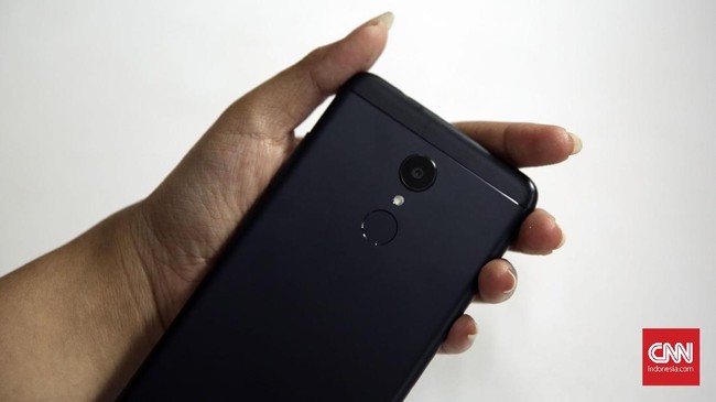 Xiaomi Redmi 5 hadir dengan rasio layar 18:9 yang sedang tren, disamping spesifikasi dan harga murah yang tetap menjadi ciri khas.