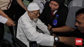 Abu Bakar Ba'asyir Berobat Tanpa Pengawalan Ketat