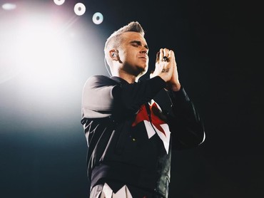 Gangguan Kecemasan karena Tenar, Robbie Williams Cerita Hampir Dibunuh